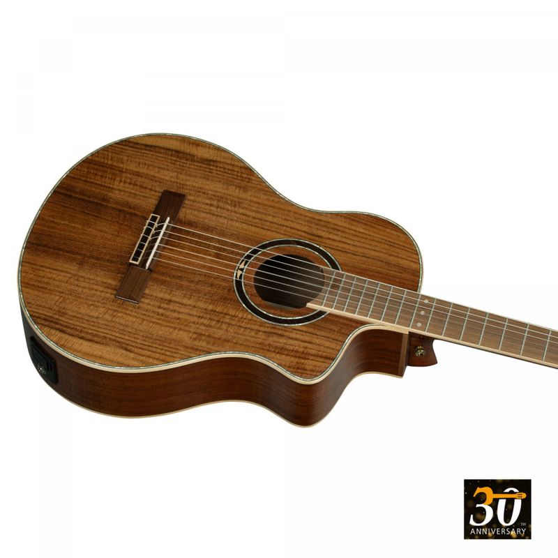 Ortega RCE30TH-ACA Nylonstrengs Gitar m/Mikrofon og Bag